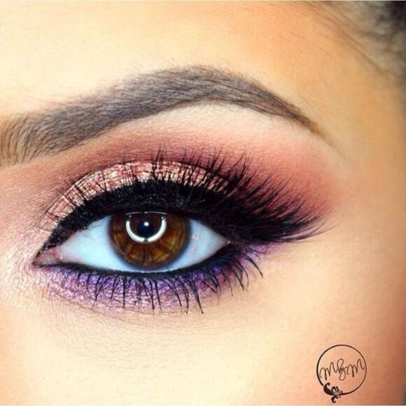 Tom Ford African Violet Eyeshadow Quad (Purple, Coral, Gold, Brown) - Picture 10 of 17